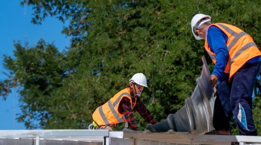 Professional gutter cleaning in Friendsville, PA